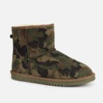 Custom men's snow boots with camouflage suede upper, sheepskin lining, warm and comfortable for winter.