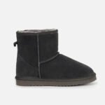 Unisex custom cow suede snow boots—warm shearling, ideal for sleek, cozy winter outings.