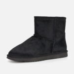 Unisex custom black snow boots—luxury horsehair upper, plush shearling lining, tailored to your feet for cozy style.