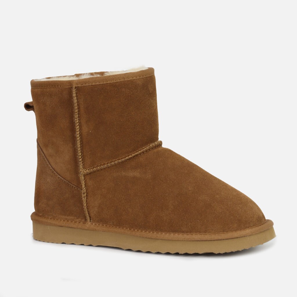 OEM/ODM women’s tan suede boots, fully customizable materials/colors, plush shearling interior for warmth.