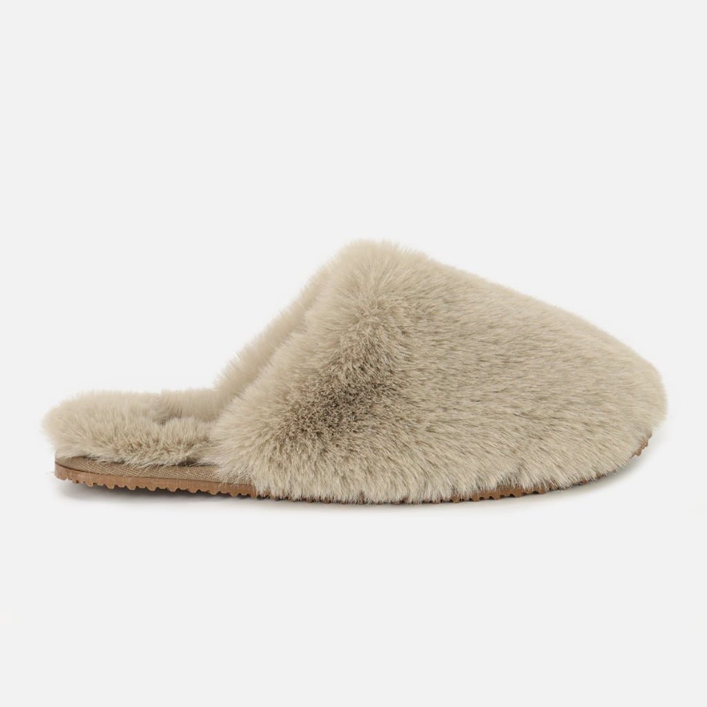 Personalized fluffy indoor slippers, ODM/OEM customizable, ultra-soft fur, tailored for custom home footwear branding.
