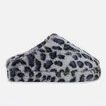 Custom gray leopard fluffy slippers with OEM/ODM support, soft plush material, closed-toe style, tailored for branded home footwear lines.