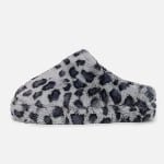 Custom-made gray leopard print fluffy slippers—OEM/ODM available, soft plush fur upper, closed-toe design for personalized home comfort.